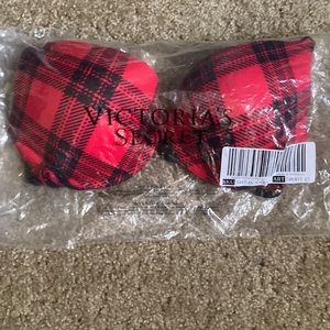 PINK Victoria Secret - Red Bra❤️
Size || 32D
Color || Red & Black